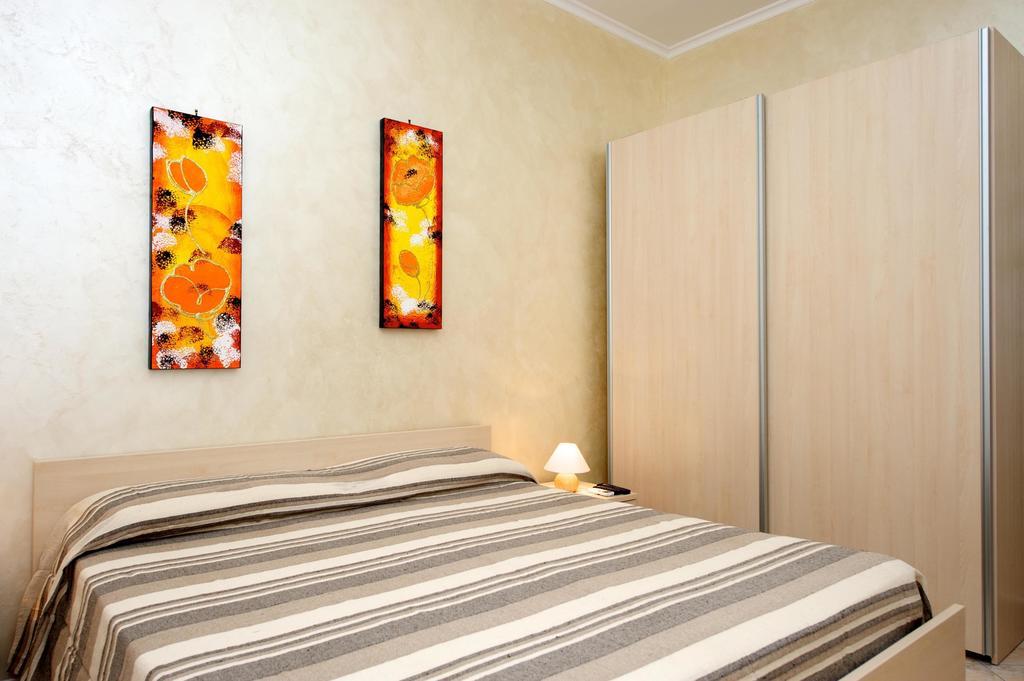 Guesthouse Holiday And โรม ภายนอก รูปภาพ